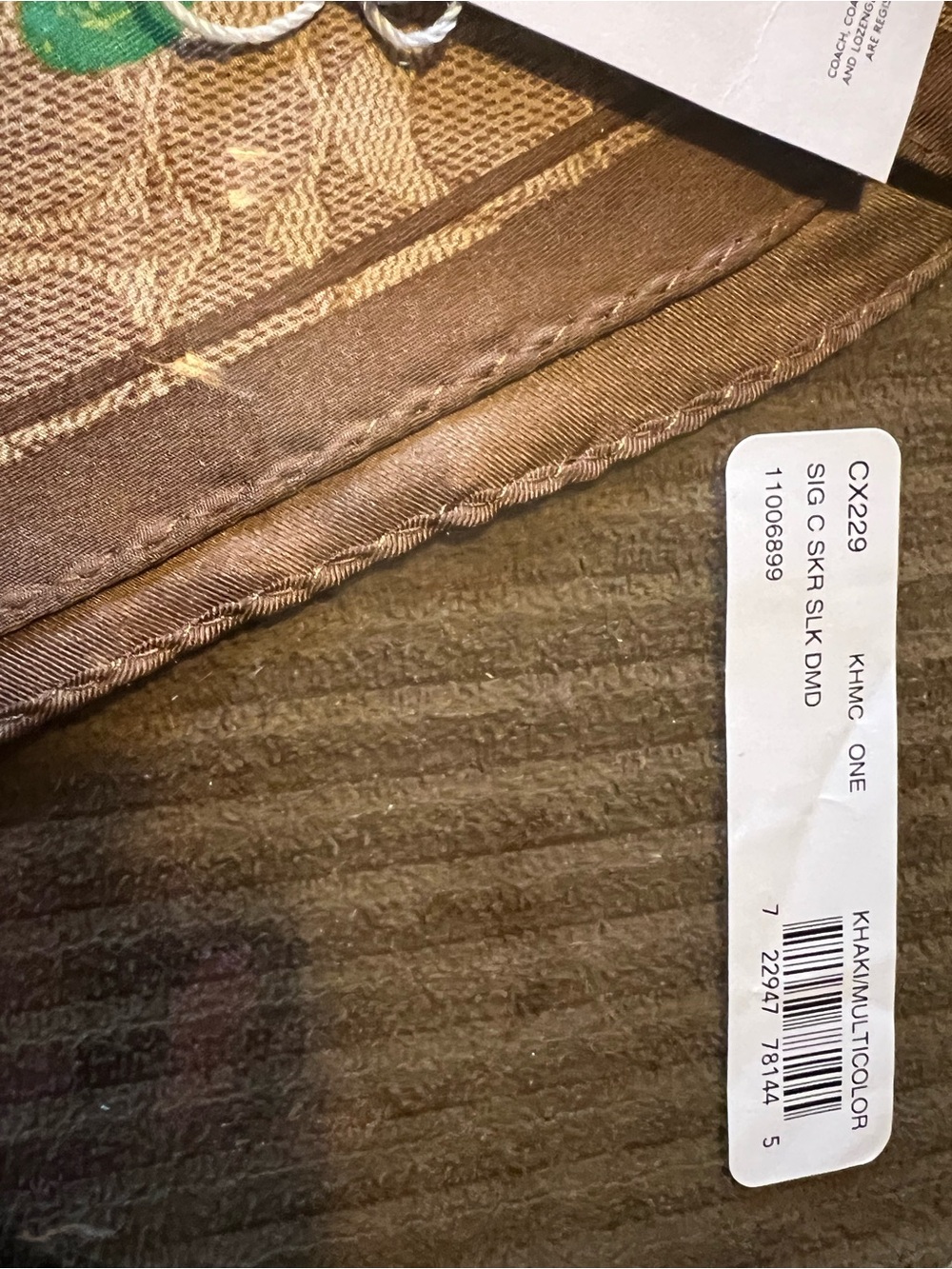 Coach Signature Sticker Print Silk Diamond Scarf nwt in packaging - Picture 2 of 4